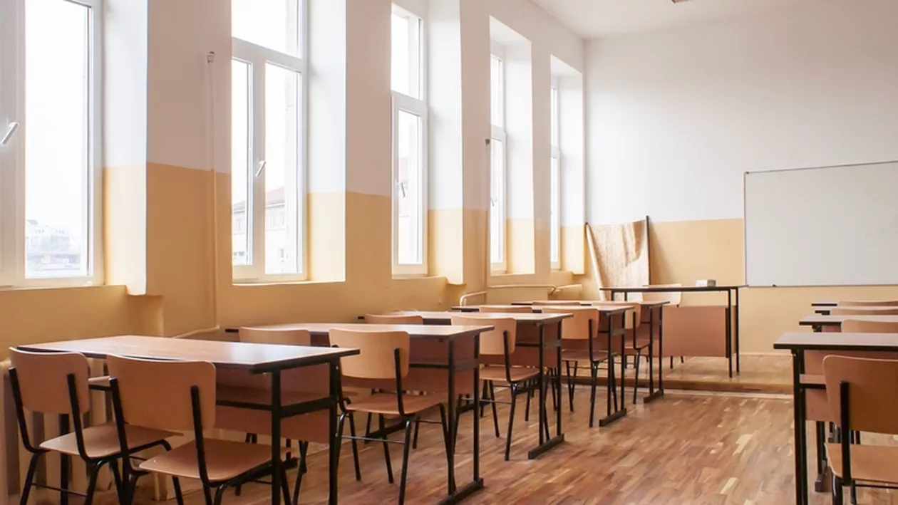 EXCLUSIV // Sistemul educațional, aproape de colaps. Absenteismul și analfabetismul digital transformă școala online într-o ficțiune. Acuzații dure din partea părinților