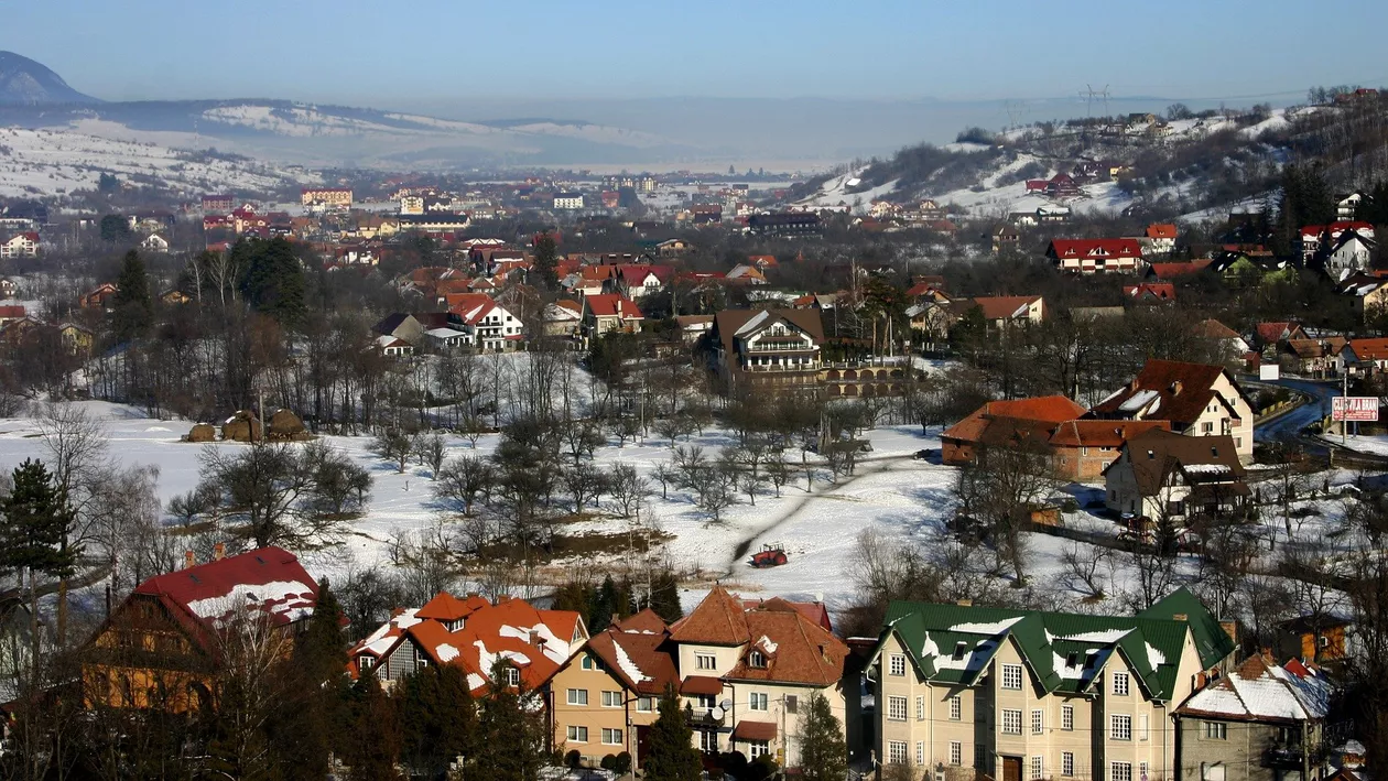 În Poiana Brașov și în zona Bran-Moieciu, peste jumătate din locurile de cazare sunt ocupate pentru minivacanța de 1 Decembrie