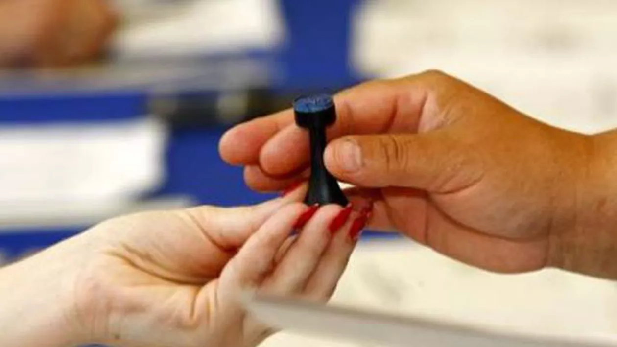 Concomitent cu alegerile parlamentare, un oraș important din România organizează referendum cu privire la COVID-19, cu 3 întrebări