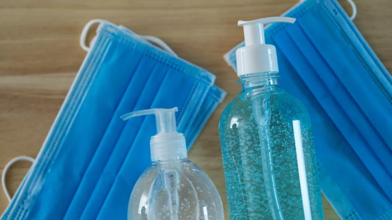 Percheziții domiciliare în București și Ilfov. Suspecții vindeau echipamente medicale şi măşti de protecţie ilegal