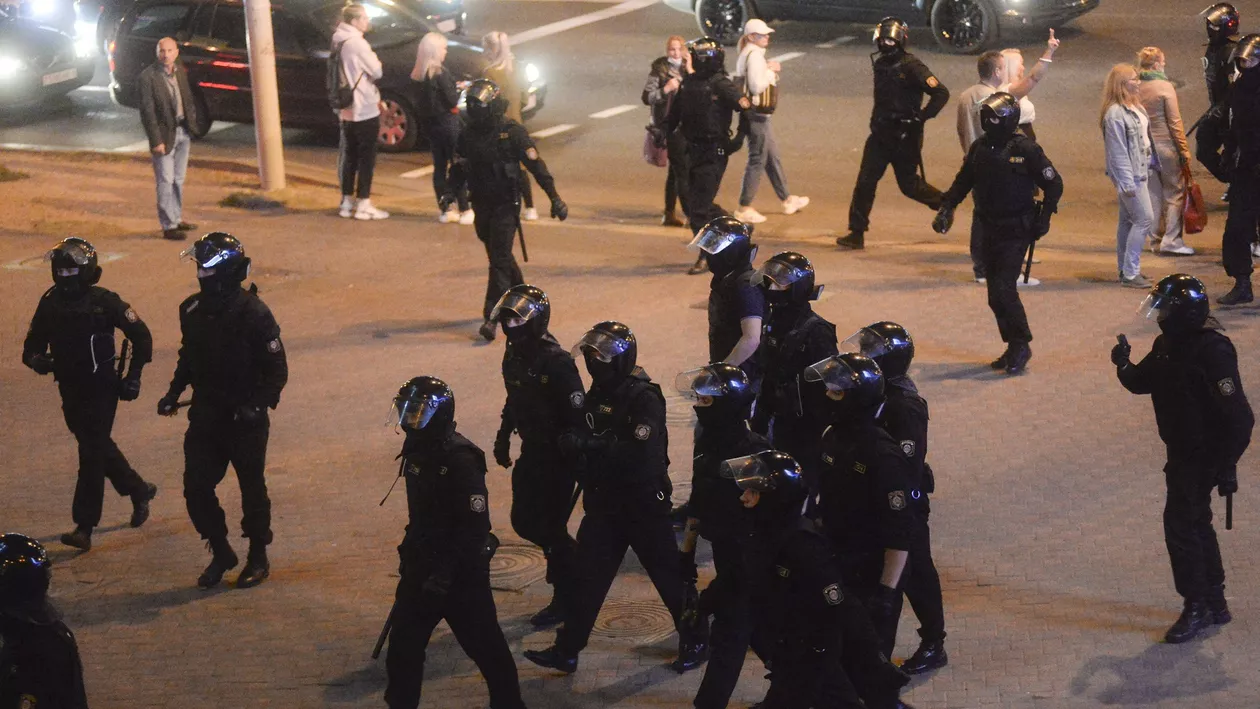 Pictorul belarus Roman Bondarenko a murit după ce a fost arestat de poliție. UE, reacție fermă: „Este revoltător și este un rezultat rușinos al acțiunilor autorităților belaruse”