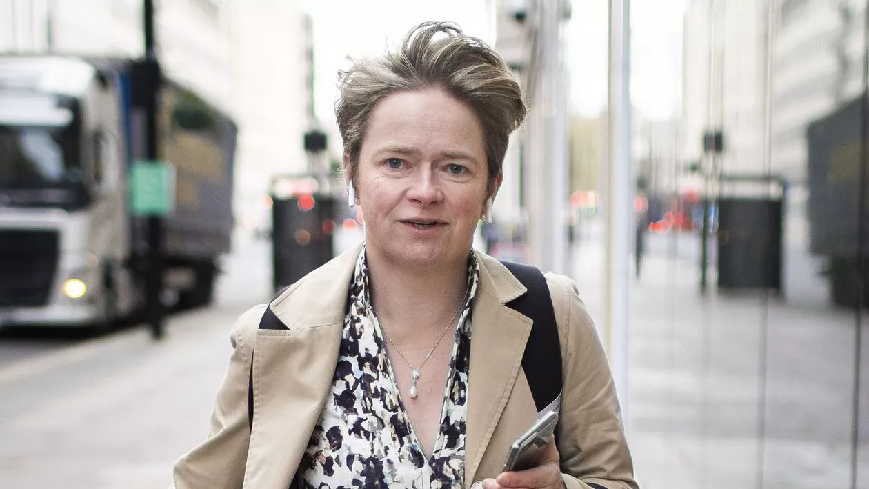 Marea Britanie: Șefa sistemului de urmărire a persoanelor de contact ale pacienților cu COVID-19 a fost avertizată de propria aplicație că trebuie să intre în autoizolare