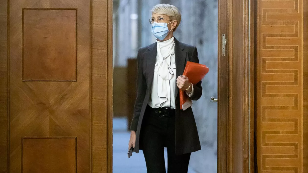 Raluca Turcan, despre organizarea târgurilor de Crăciun în plină pandemie: Să te ambiţionezi să faci asta este ca şi cum i-ai arunca pe români în ghearele morţii