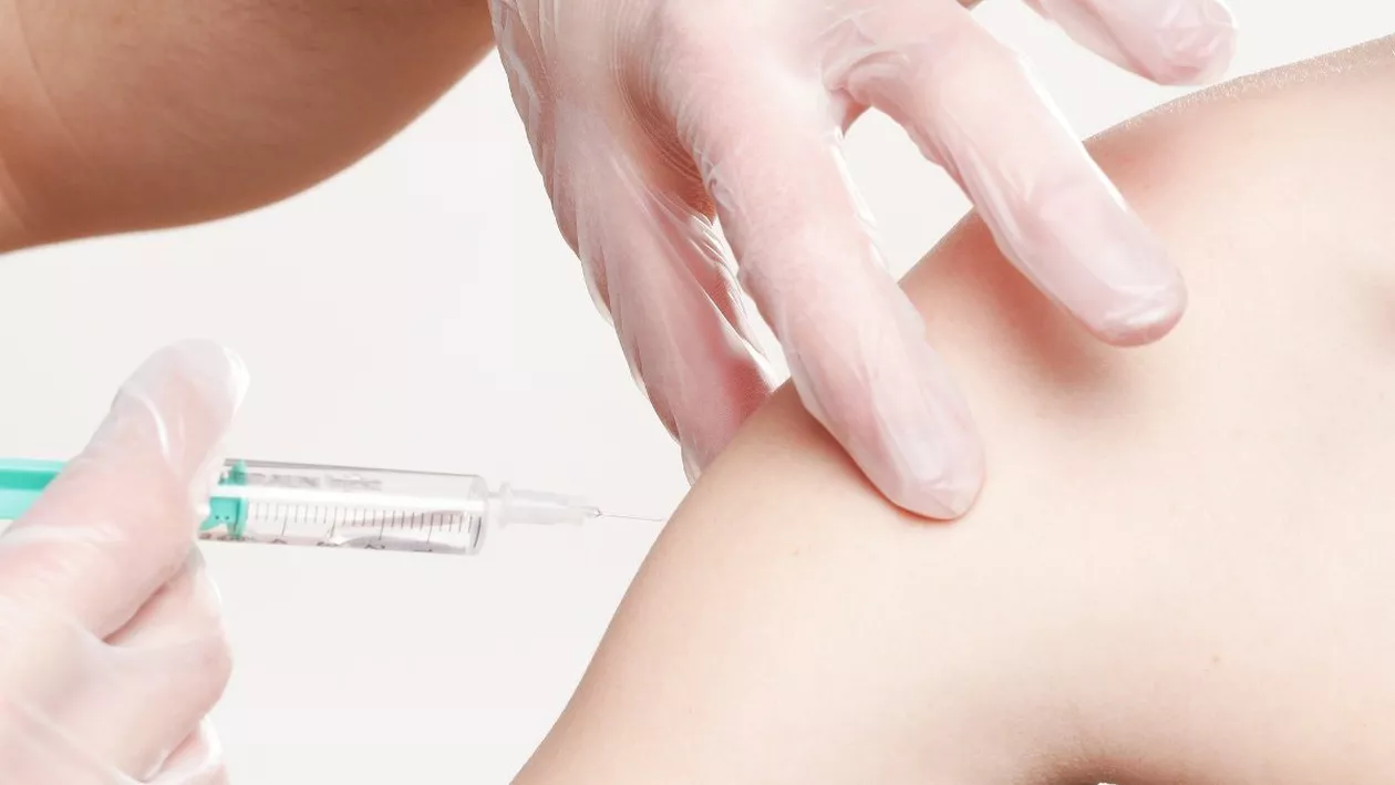 EXCLUSIV // Vaccinul nu anulează măsurile de protecție anti-COVID-19. Expert în sănătate: „Va mai fi nevoie de un an de zile. Nu am mari speranțe în vaccin