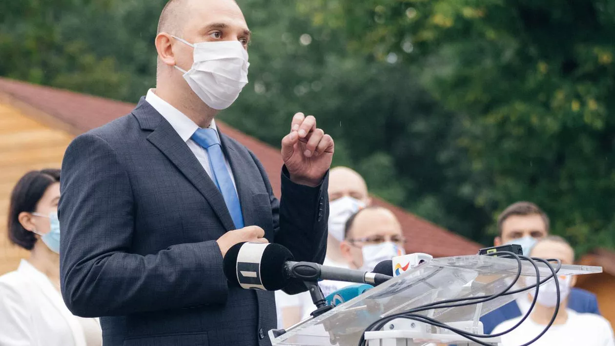 USR taie bursele elevilor din Sectorul 2. Explicațiile primarului Radu Mihaiu: ”Ce s-a întâmplat a fost să echilibrăm puțin grilele burselor” (VIDEO)