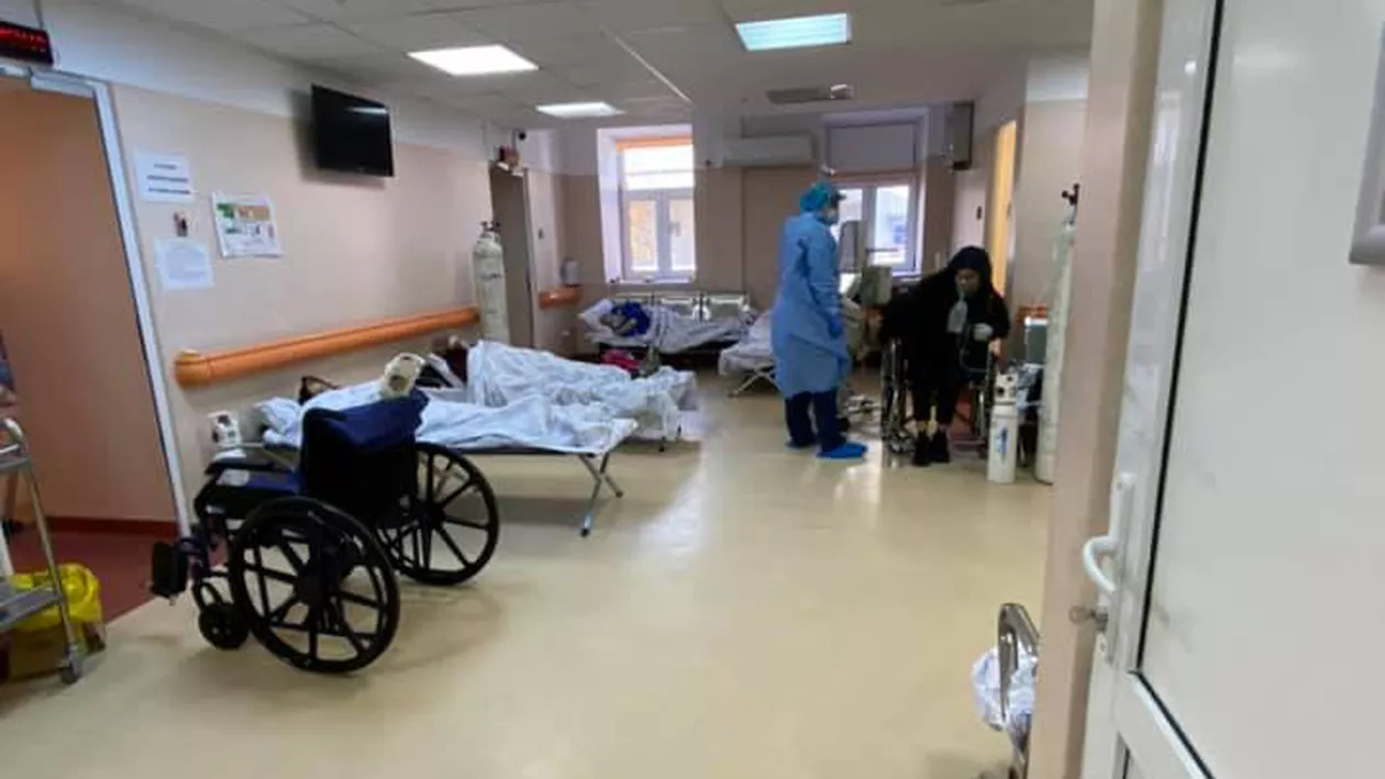 Medicul Adrian Marinescu, despre imaginile în care pacienții sunt tratați pe holuri: ''De când am avut peste 1.000 de cazuri în Capitală, a devenit un lucru care se întâmplă aproape zilnic''