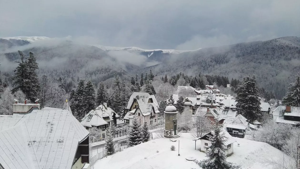 Restricții pentru minivacanța de 1 Decembrie 2020. Ce măsuri trebuie să respecte românii în stațiunile montane: Portul măștii, obligatoriu / Numărul persoanelor din telecabină este limitat la 4 (VIDEO)