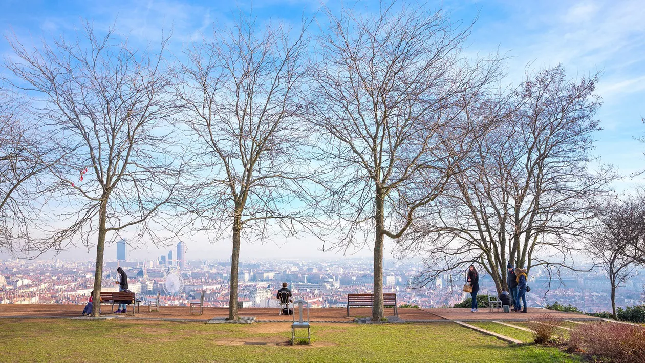 CORONAVIRUS |  Franţa relaxează măsurile de restricţie după ce numărul de îmbolnăviri cauzate de Covid-19 a scăzut