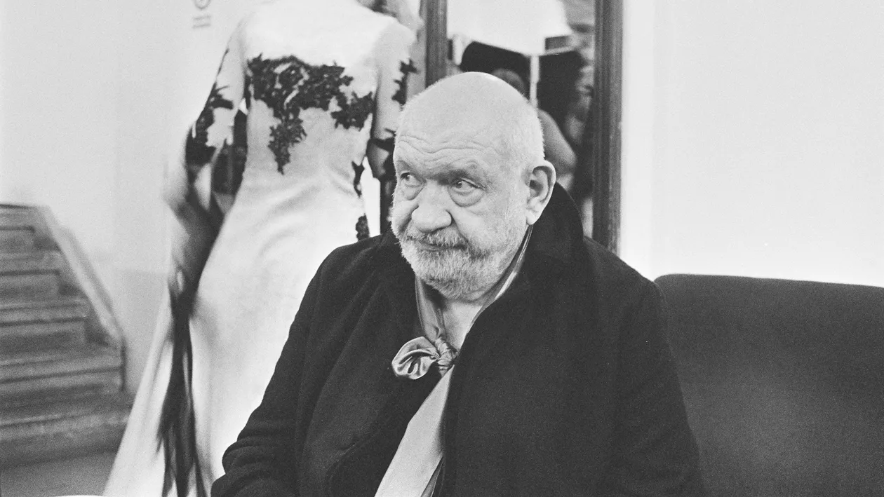 Actorul Valentin Teodosiu, infectat cu coronavirus: ”Ultima noapte de toamnă, întâia noapte de război cu covidu!”