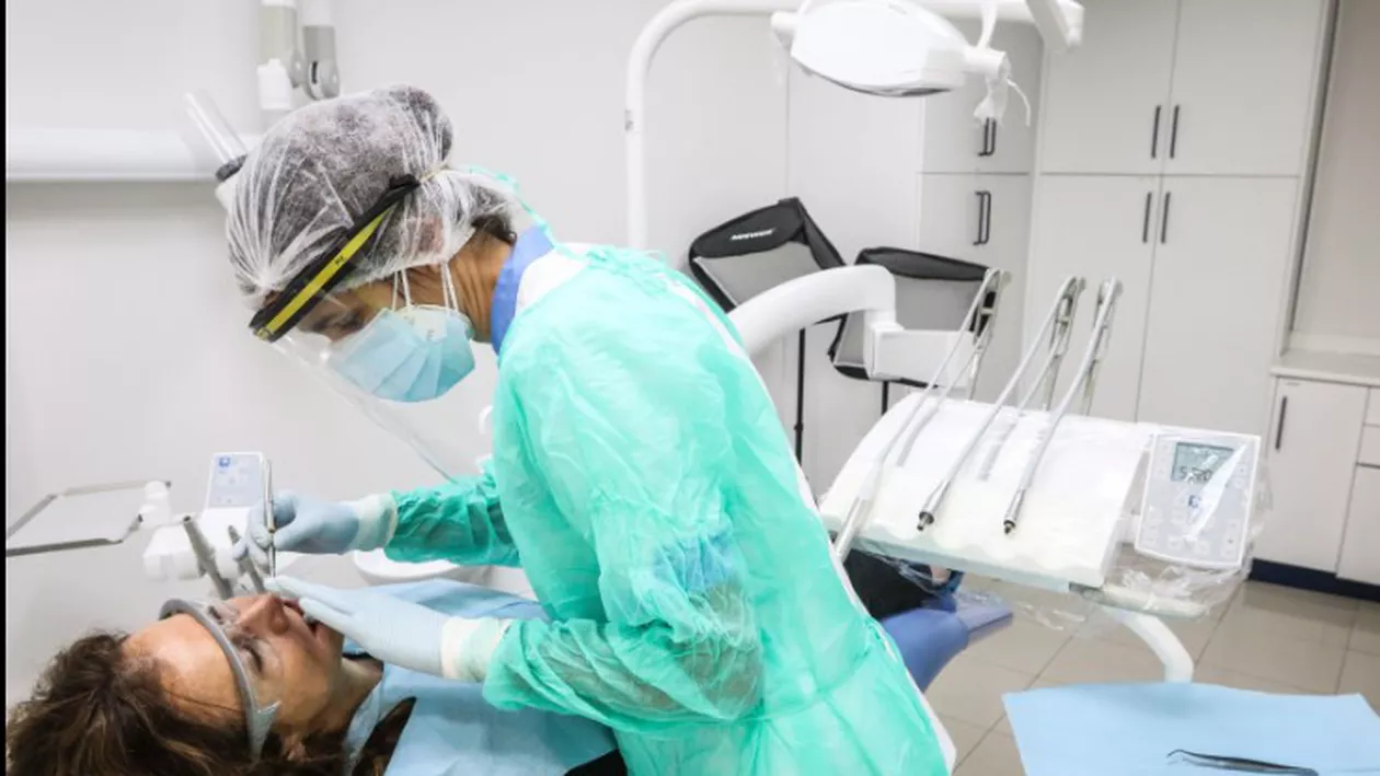 O nouă afecțiune post-COVID înfricoșătoare. Pacienții acuză probleme dentare și chiar pierderea dinților