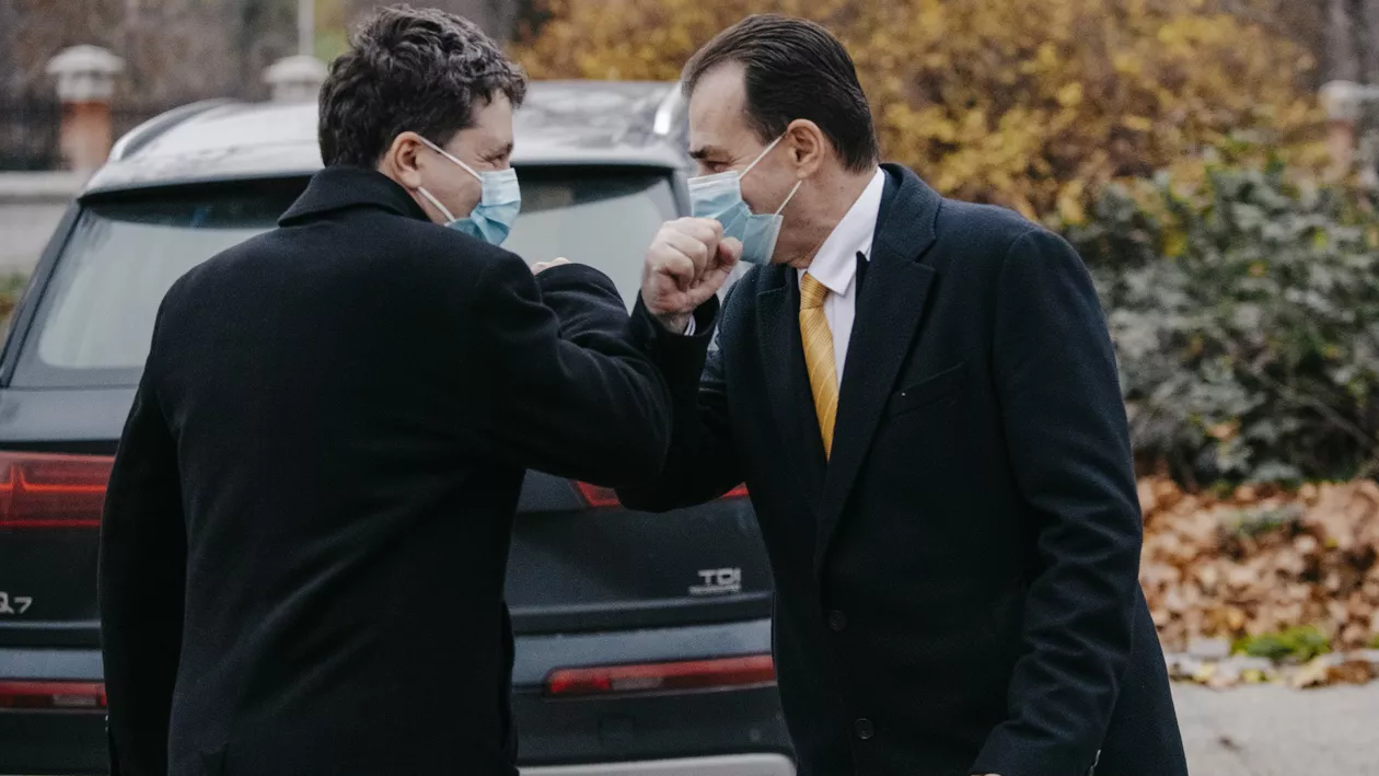 Premierul Ludovic Orban și primarul general Nicușor Dan, împreună la sediul PNL. Care este atmosfera la fața locului (FOTO, VIDEO)