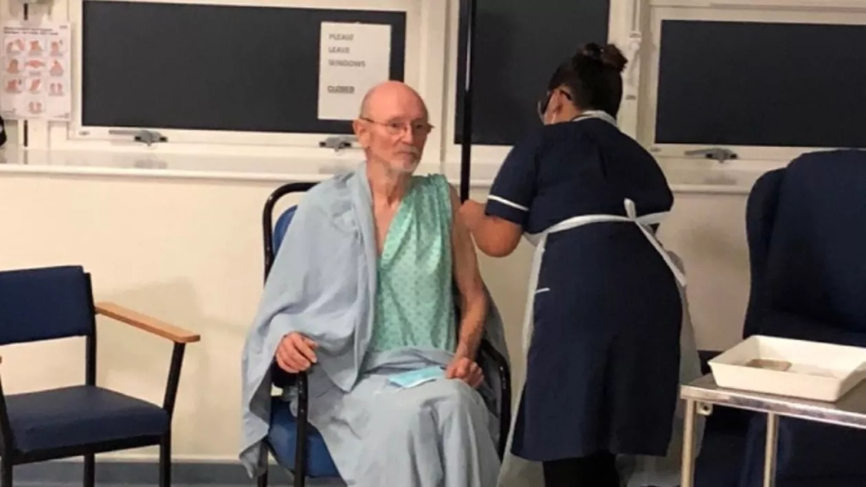 William Shakespeare, un bărbat în vârstă de 81 de ani, este al doilea britanic vaccinat anti-COVID-19