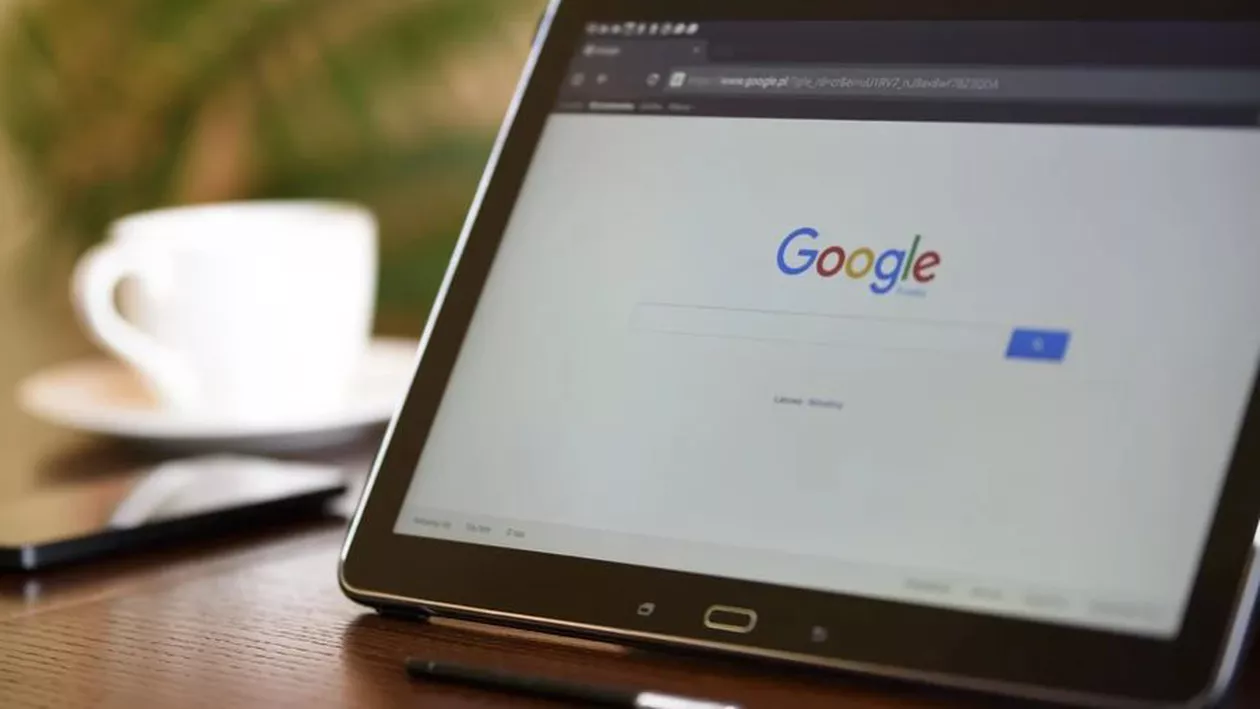 Cele mai populare căutări ale românilor pe Google în 2020 / „Cum să dormi 8 ore în 4 ore” și „cum să faci bani de acasă”, în topuri