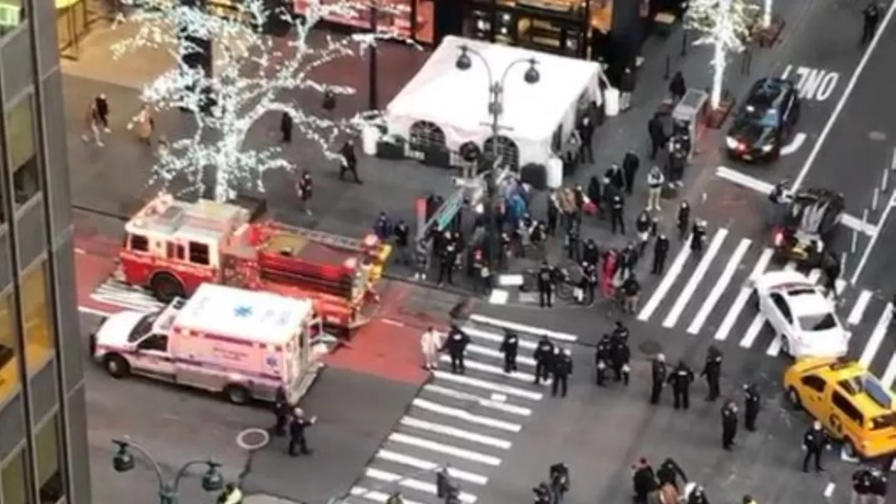 New York: O mașină a intrat într-un grup de manifestanți „Black Lives Matter”. Șase persoane au fost rănite (VIDEO)