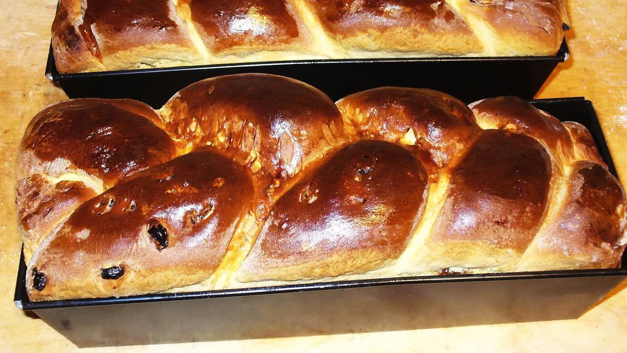 Cozonaci delicioși pe masa de Crăciun. Rețeta lui Chef Cătălin Scărlătescu
