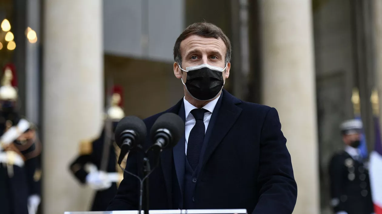 Președintele francez Emmanuel Macron, testat pozitiv pentru COVID-19. Premierul Jean Castex se autoizolează și el