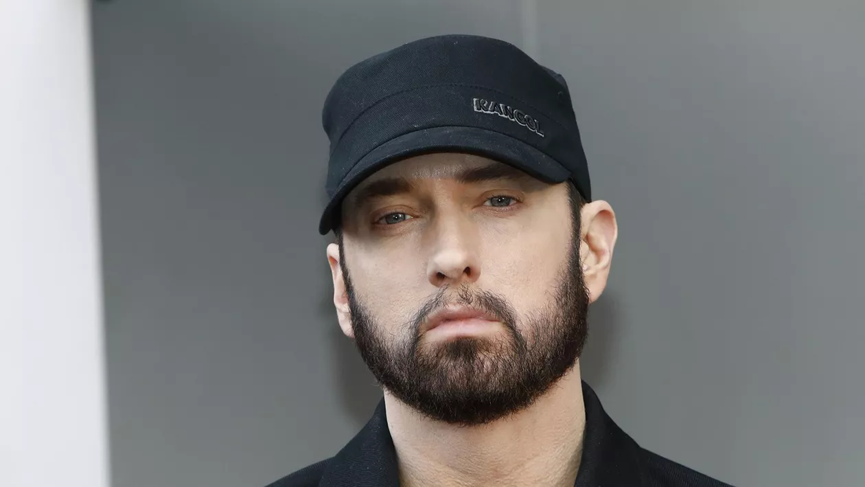 Gestul făcut de Eminem față de Rihanna, la 10 ani după ce i-a luat apărarea lui Chris Brown