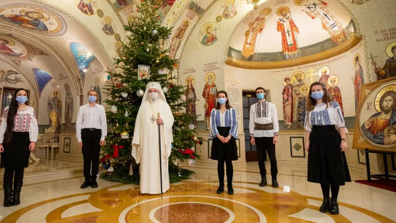 Colindători la reşedinţa patriarhală: Ne bucurăm că în pofida pandemiei se binevesteşte Naşterea Domnului. Este foarte necesară această vestire de către colindători
