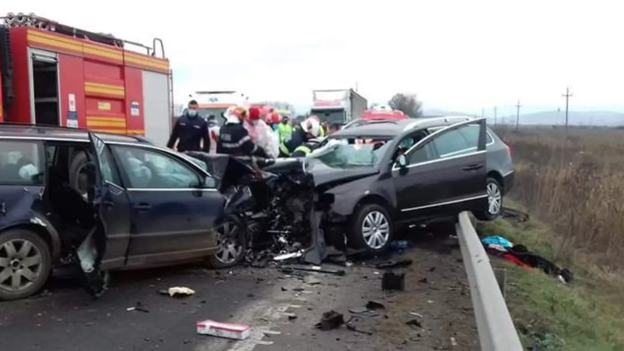 Accident grav pe DN1. Două persoane au murit și alte trei au fost rănite