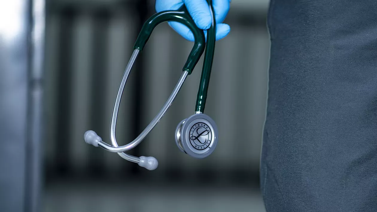 Iași: E prima dată când mai mulți oameni ajung în spital de Crăciun din cauza alcoolului, nu a mâncării în exces. O pacientă a stabilit un record (VIDEO)