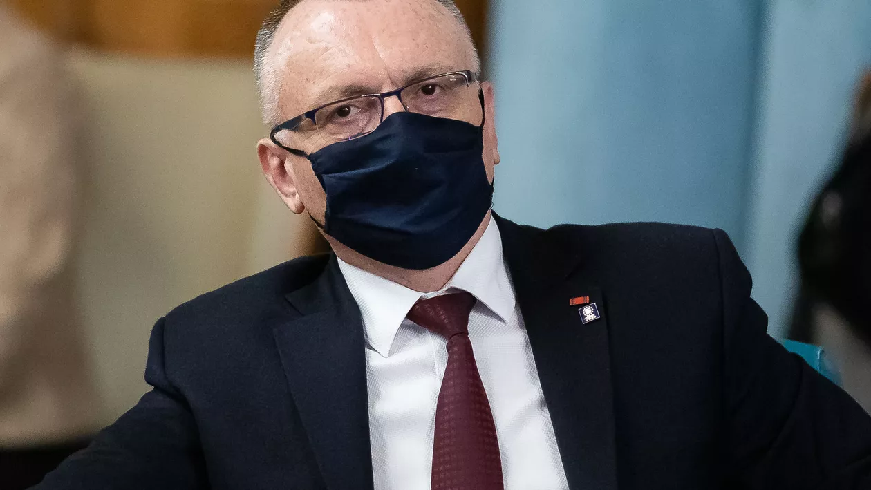 Ministrul Educației, Sorin Cîmpeanu, reacție în scandalul generat de Cumpănașu pe TikTok: Dezechilibrează un sistem de educație foarte greu încercat