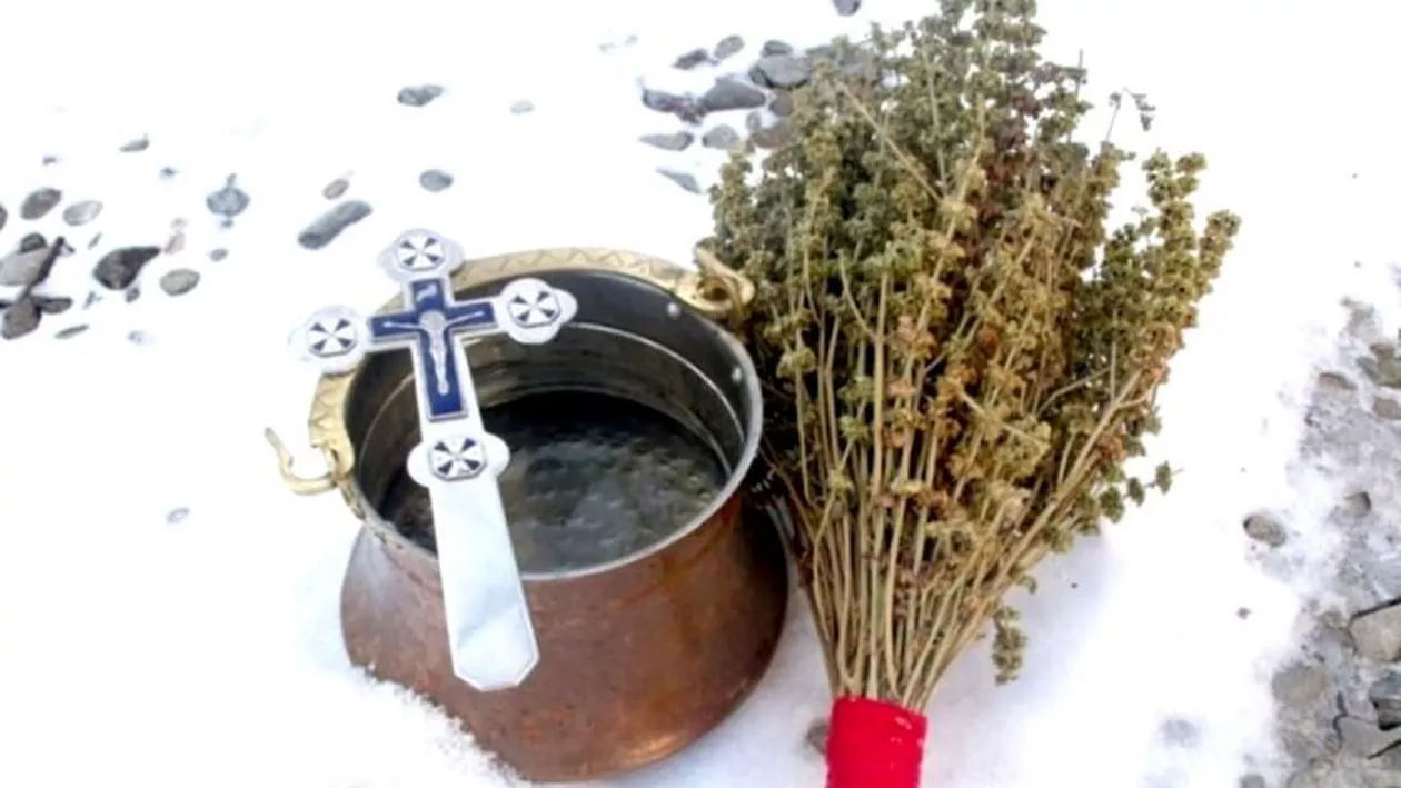 Premierul Greciei cere Bisericii Ortodoxe să respecte restricțiile anti-COVID de Bobotează