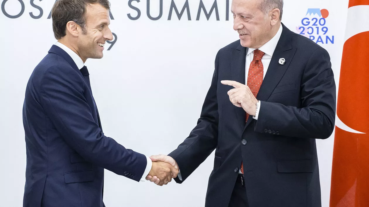 Turcia și Franța lucrează la normalizarea relațiilor. Ankara se arată dispusă la îmbunătățirea legăturilor dacă Parisul „este sincer”
