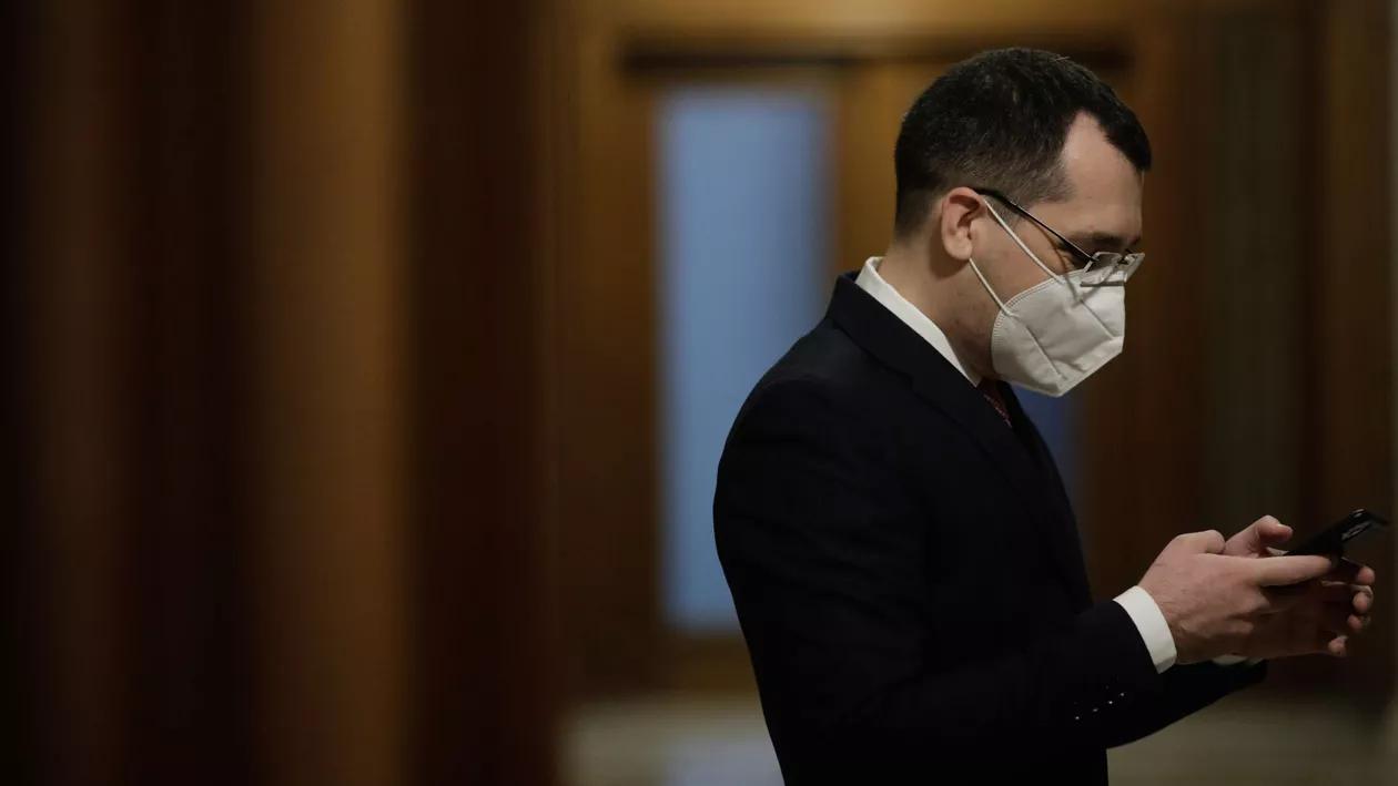 Vlad Voiculescu, despre imunizarea lucrătorilor din domenii esențiale: Trebuie să existe o limitare pentru că avem nevoie să ne vaccinăm bunicii și pe cei cu boli cronice (VIDEO)
