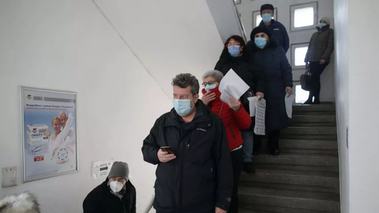 Probleme cu dublarea programărilor pentru vaccinul COVID-19: în sistemul informatic şi la telefon. Medicul Beatrice Mahler: “Începutul a fost greu. Deja mâine avem doze de azi”