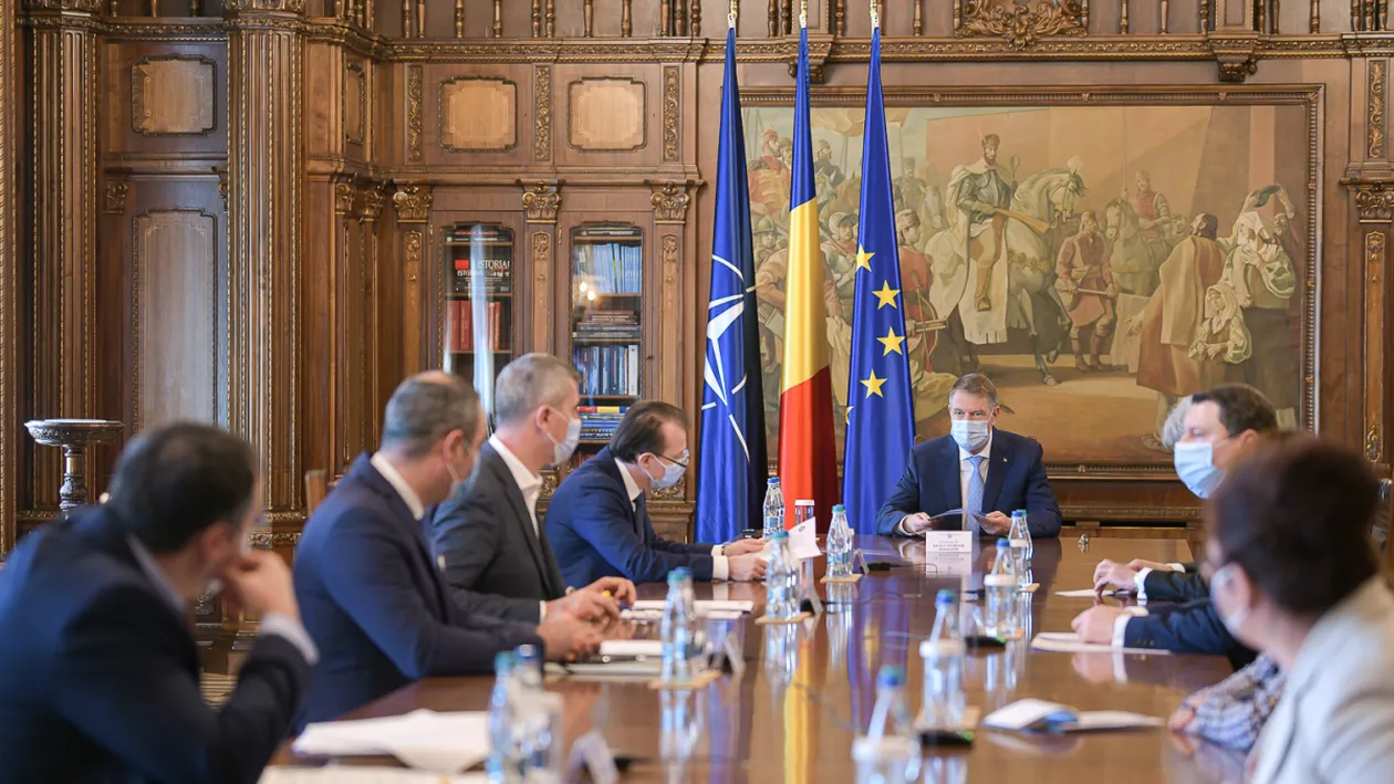 Klaus Iohannis i-a chemat la discuții pe premierul Florin Cîțu și pe ministrul Finanțelor, Alexandru Nazare: Ședința de la Palatul Cotroceni a început la ora 13.00