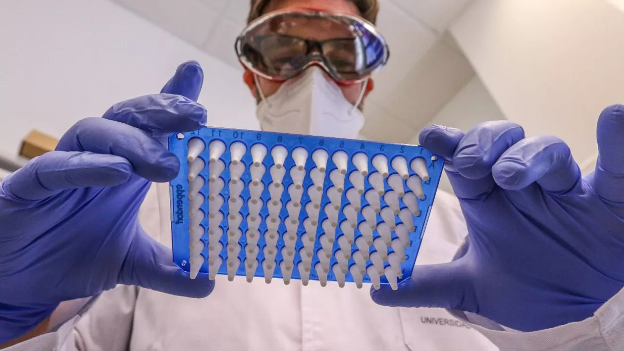 CORONAVIRUS | 2.699 de noi îmbolnăviri și 74 de decese în rândul pacienților cu COVID-19: 997 de persoane sunt internate la terapie intensivă