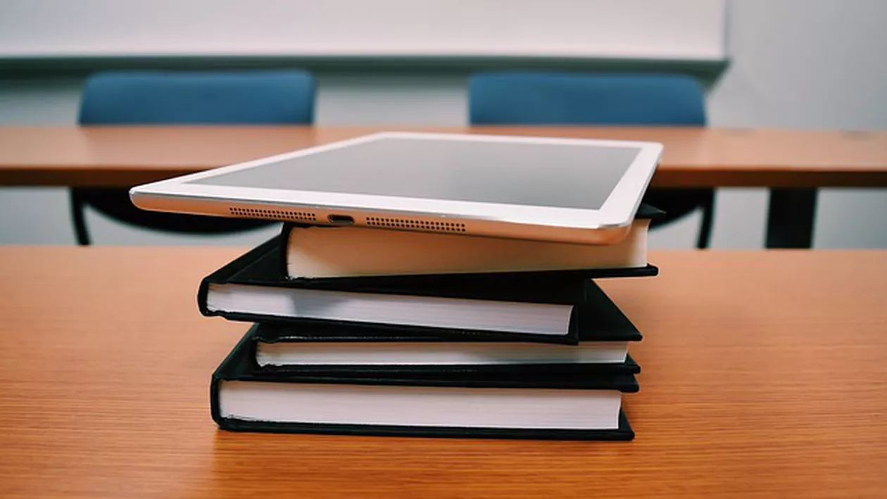 Redeschiderea școlilor: Scenariul verde se aplică doar la o incidență de până la 1 la mie. În ce condiții poate continua predarea online chiar și în scenariul verde