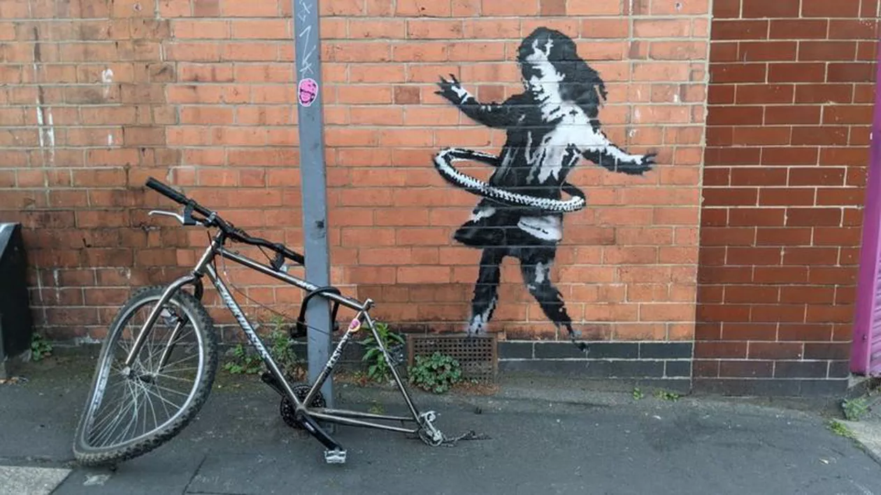 Un colecționar a plătit „o sumă cu șase zerouri pentru a lua de pe stradă o lucrare a lui Banksy, din Nottingham (FOTO)