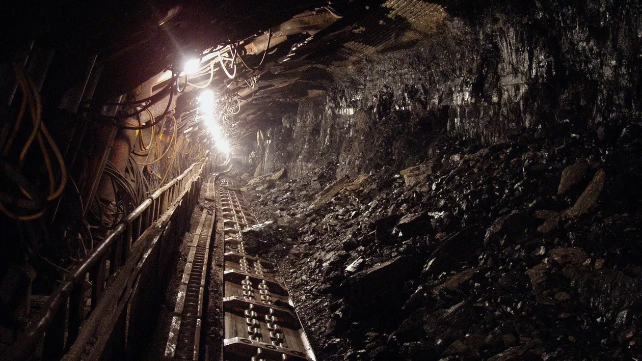 Continuă protestul minerilor blocaţi în subteran la exploatarea de huilă Lupeni