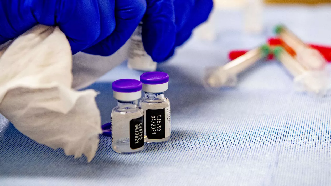 Intervalul de timp între prima inoculare și rapel va crește în Polonia. Persoanele care au făcut boala vor primi o singură doză de vaccin anti-COVID