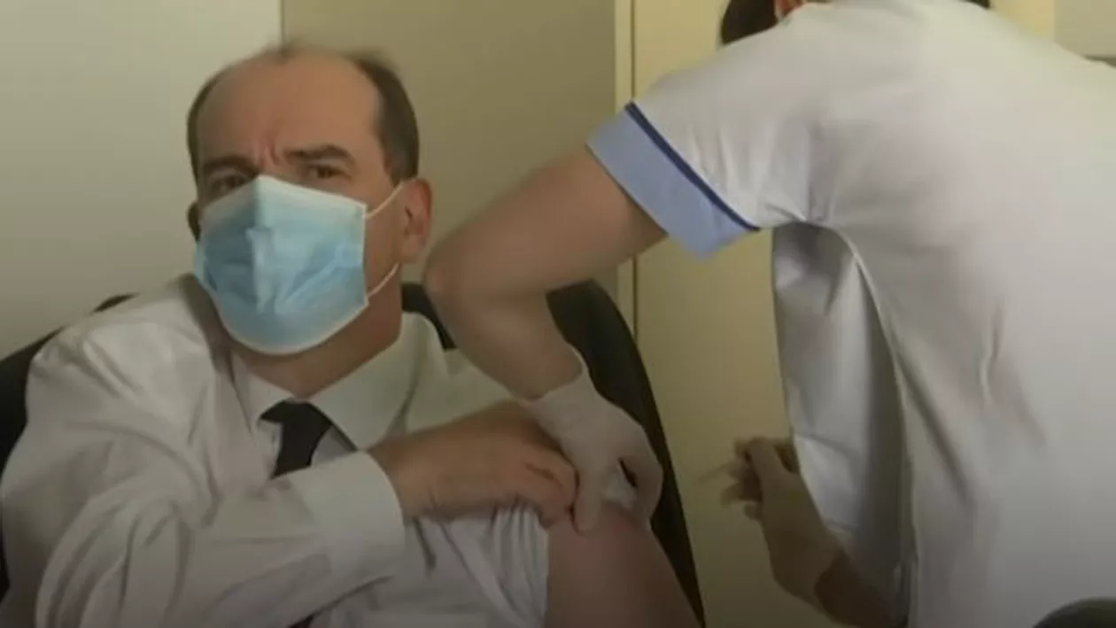 Premierul francez Jean Castex s-a vaccinat în direct cu serul AstraZeneca, la o zi după avizul EMA (VIDEO)