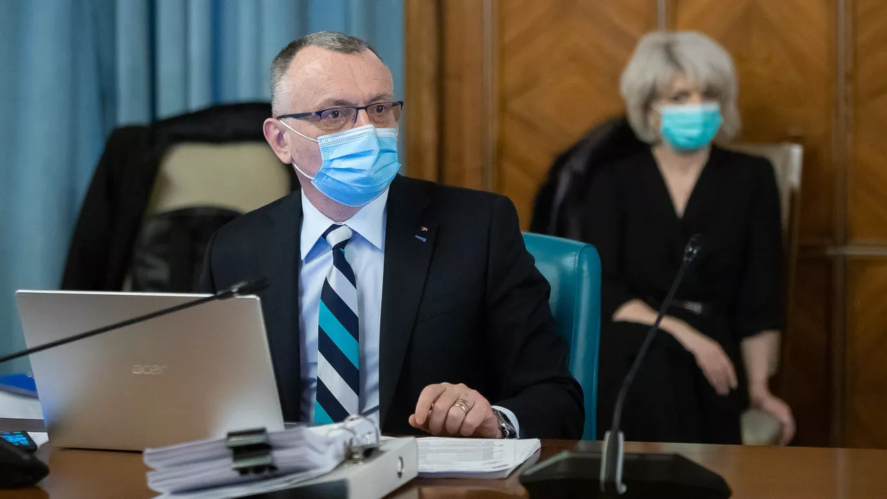 Creștere a cazurilor de coronavirus în rândul elevilor și personalului din învățământ / Precizările ministrului Sorin Cîmpeanu (VIDEO)