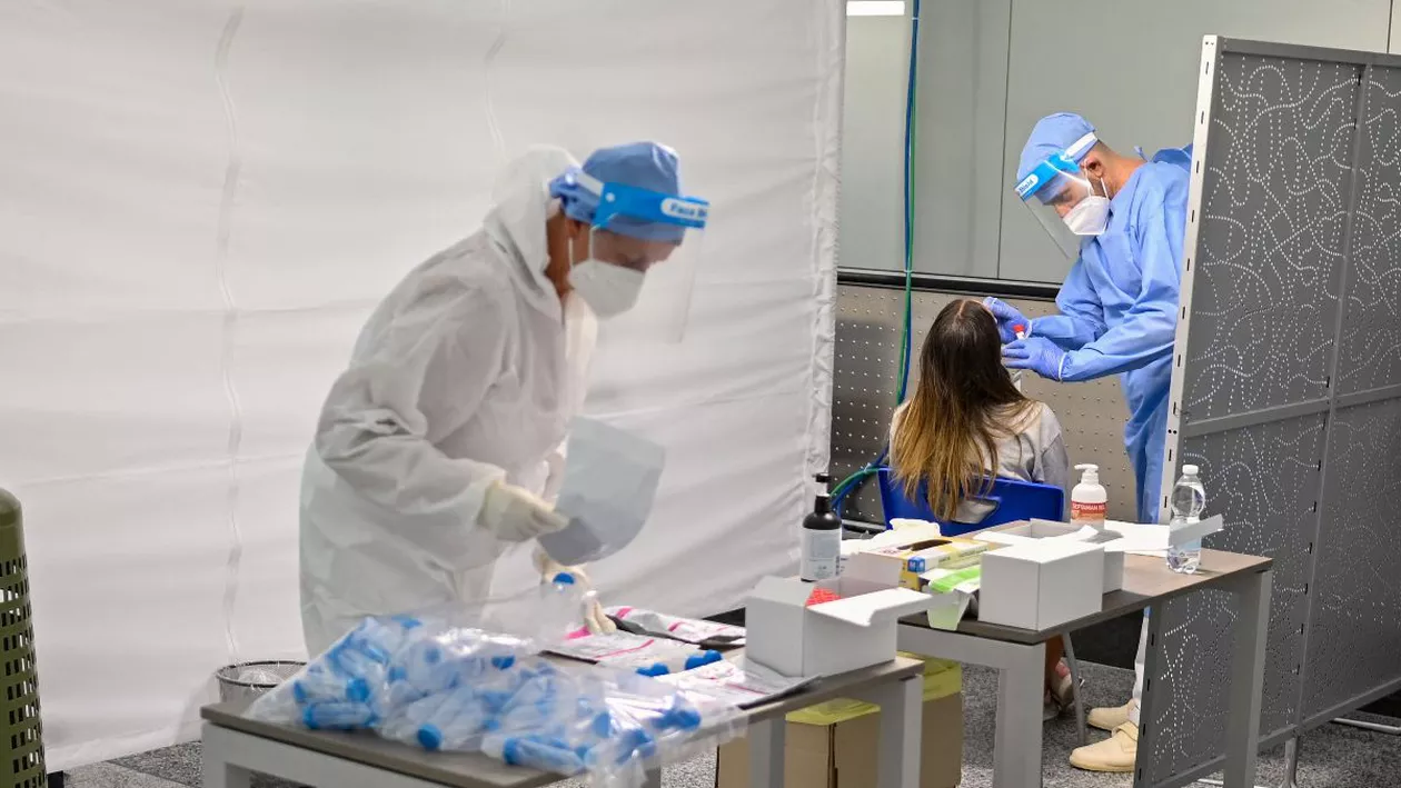 Grecia: Medicii din sistemul privat, obligați să lucreze temporar în spitalele publice, care se confruntă cu tot mai multe cazuri grave de COVID-19