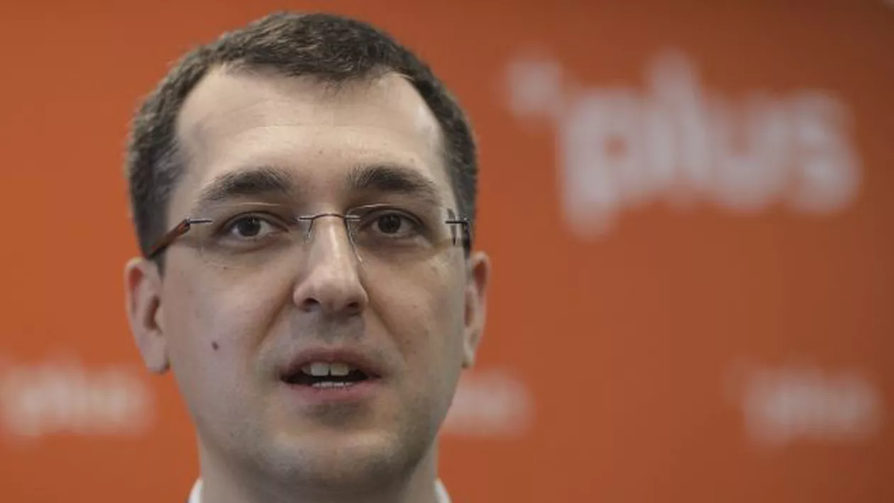Reacția lui Vlad Voiculescu, după ce fost filmat fără mască de protecție în Parlament: ''Am greșit și toate criticile sunt justificate''