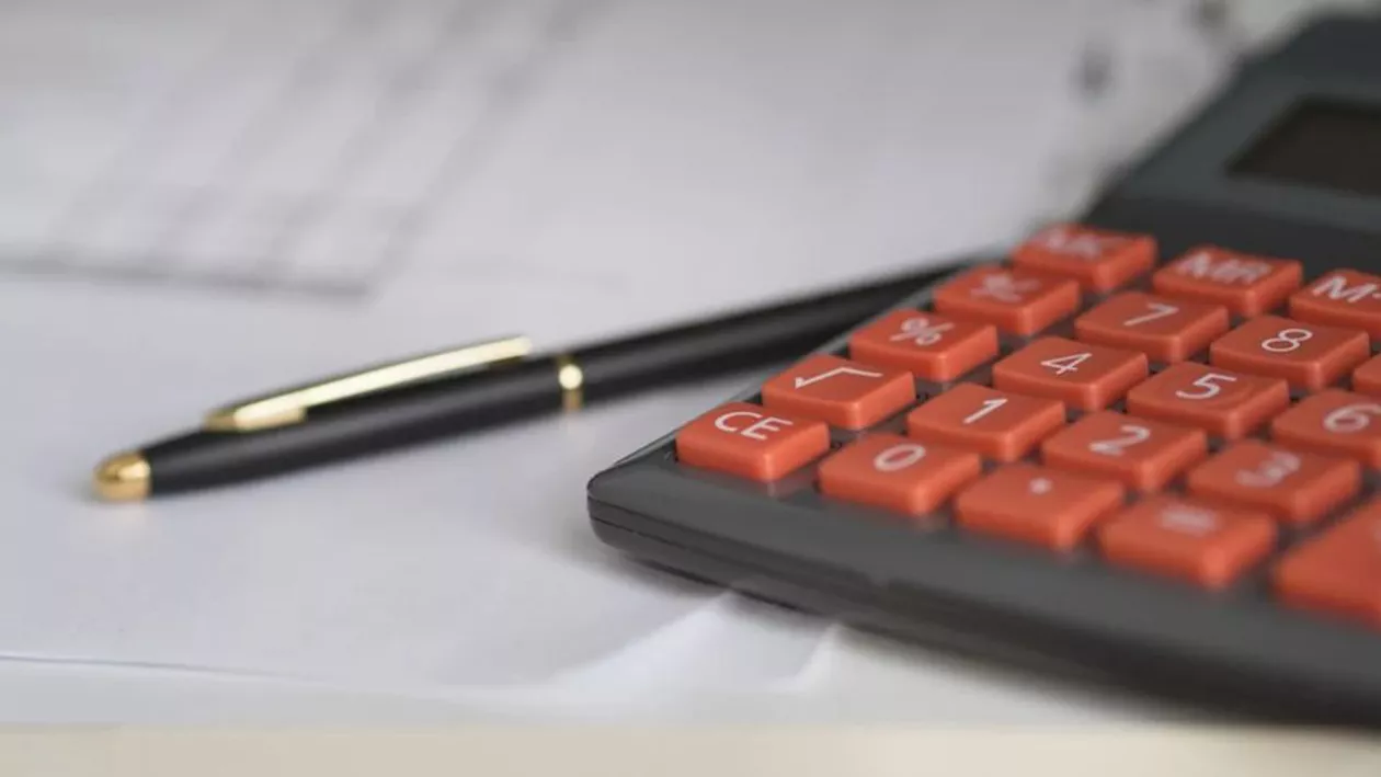 E oficial. A fost suspendată facilitatea celor 1.500 de lei pentru creșă sau grădiniță. Alexandru Nazare și Florin Cîțu au omis să spună că a fost adoptată și suspendarea facilității
