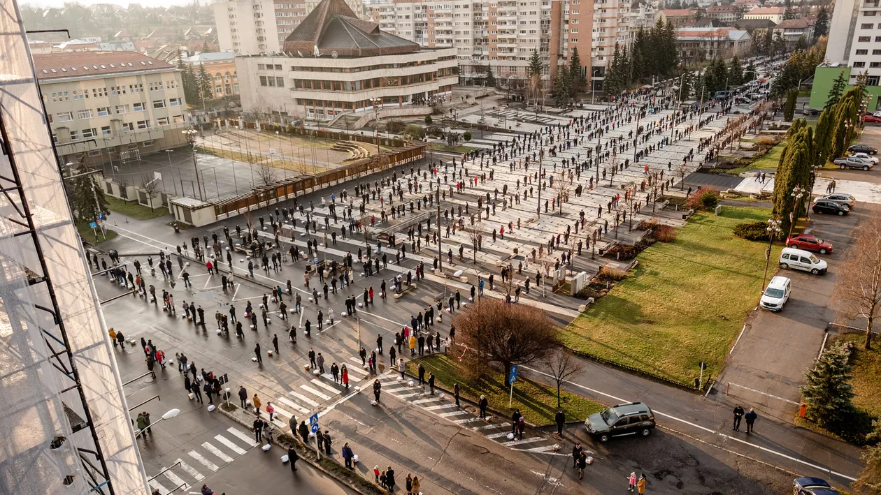 Cine a organizat slujba pentru sfințirea bucatelor din prima zi de Paște, de la Miercurea Ciuc. Modul în care s-au comportat catolicii a impresionat o țară