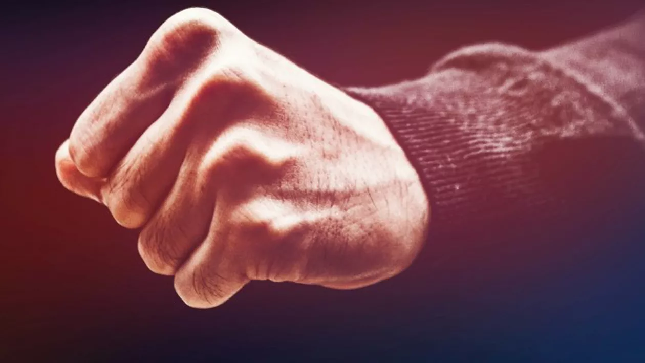 Mangalia: Cinci bărbați au ajuns la spital după ce s-au bătut pentru o tânără