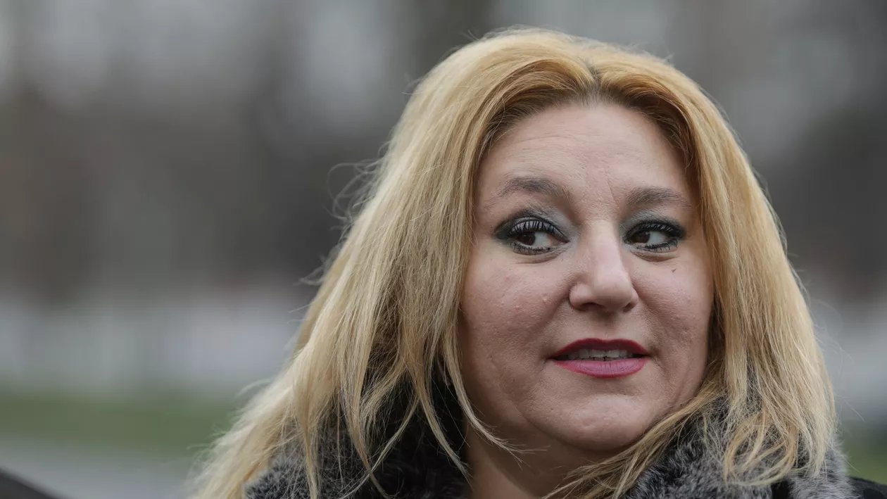 Alina Gorghiu propune sancţionarea senatoarei Diana Şoşoacă: Nu poartă mască de protecţie în sala de plen şi instigă la ură şi haos în luările de cuvânt