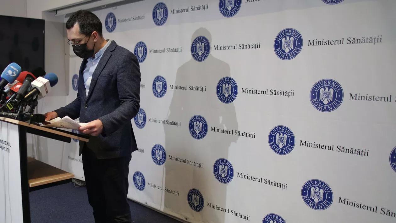 Harababura declarațiilor la Ministerul Sănătății: Vlad Voiculescu a vorbit în paralel cu premierul Florin Cîțu. Echipa ministrului trimisese câteva informări contradictorii legate de momentul declarației (VIDEO)