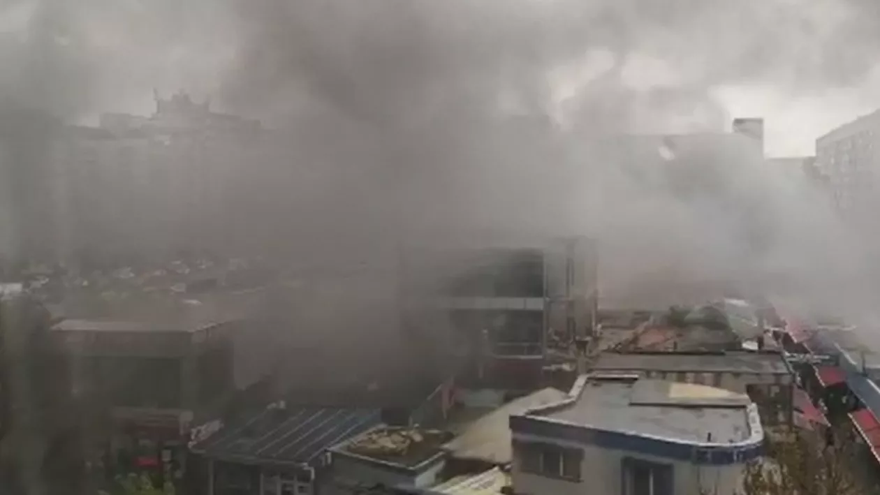 Incendiu puternic în Piața Veteranilor din Sectorul 6 al Capitalei (VIDEO)