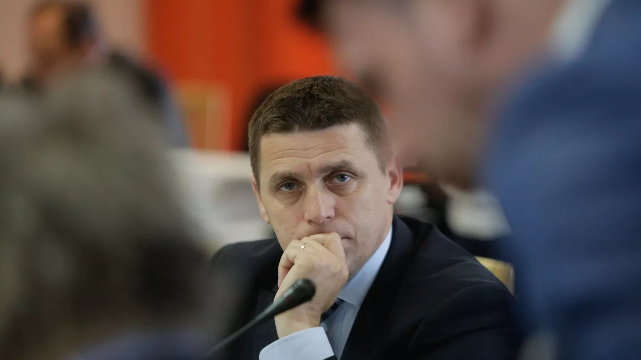 Secția specială 2.0: Un senator UDMR propune ca magistrații să nu fie anchetați de DNA, ci de Parchetul General, care să absoarbă SIIJ cu tot cu procurorii ei. „Obsesia lor e ca magistrații să nu fie cercetați de DNA”