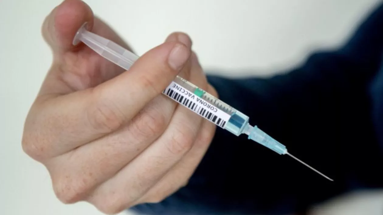 Centrele de vaccinare vor fi deschise și de Paște. Anunțul făccut de ministrul Sănătății
