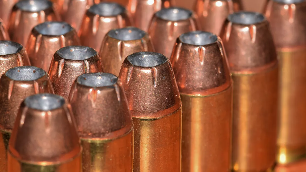 Autoritățile bulgare cercetează implicarea a șase cetățeni ruși într-o serie de explozii la fabrici de muniție și armament