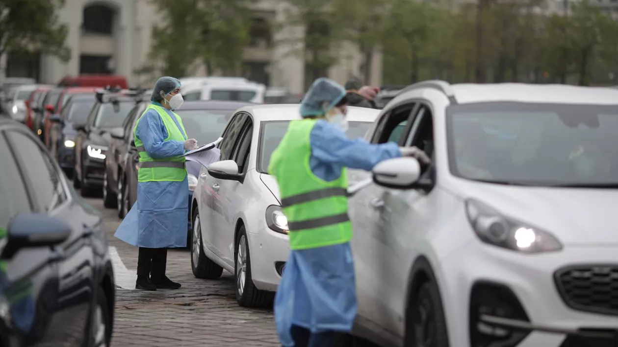 Nicușor Dan, despre centrul drive-thru din Piața Constituției: Vaccinarea a început la ora 8, iar în primele 2 ore au fost vaccinate deja 100 de persoane