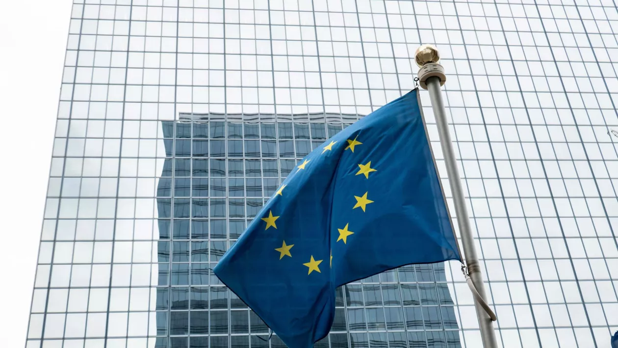 Comisia Europeană recomandă eliminarea restricțiilor pentru turiștii vaccinați din afara UE